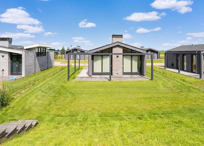 Near Kaag Lakes And Leiden Canals *