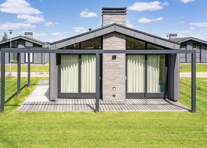 Near Kaag Lakes And Leiden Canals Ferienhaus