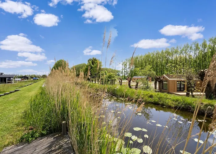 Near Kaag Lakes And Leiden Canals Ferienhaus
