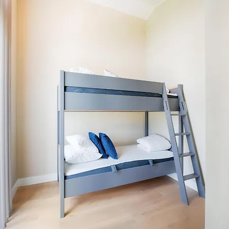 Near Kaag Lakes And Leiden Canals Oud Ade