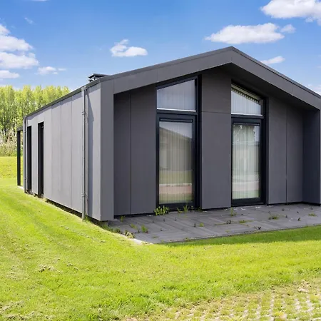 Near Kaag Lakes And Leiden Canals * Oud Ade