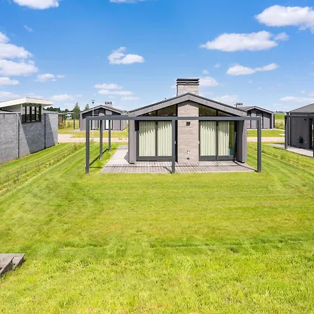 Near Kaag Lakes And Leiden Canals *