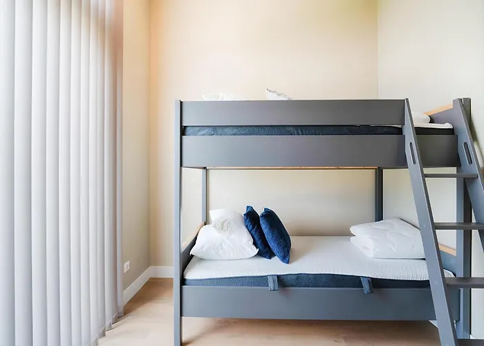 Near Kaag Lakes And Leiden Canals Oud Ade