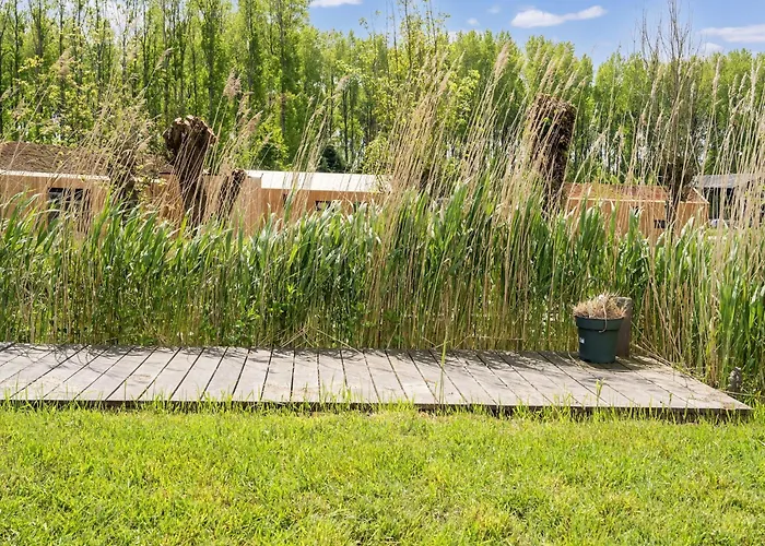 Near Kaag Lakes And Leiden Canals Сasa de vacaciones