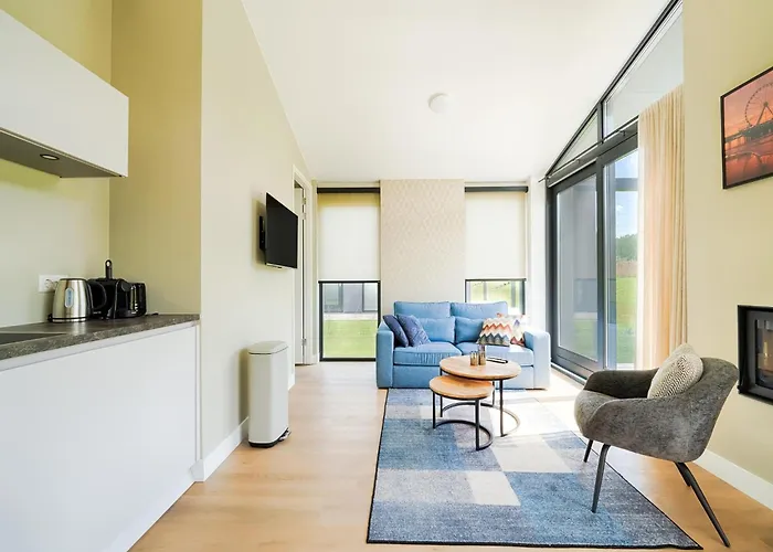 Near Kaag Lakes And Leiden Canals Oud Ade